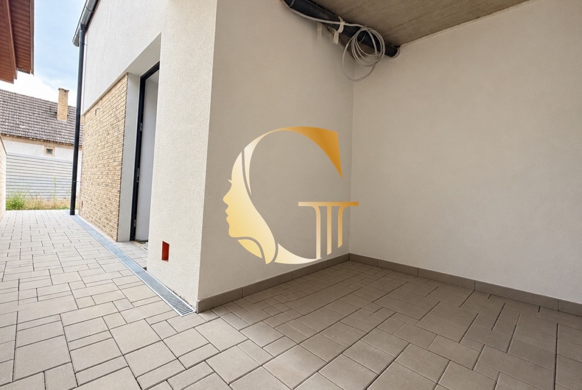 GODDESS PROPERTY – exkluzívne – PREDAJ – 5 izb novostavba – RODINNÝ DOM – 181 m2 – TERASA – 4x parking – sklad – pozemok 230 m2 – Nová ulica – LOZORNO