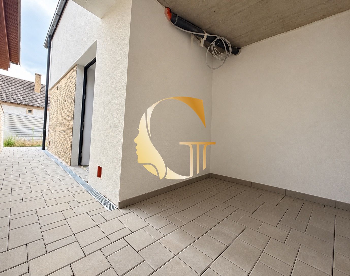 GODDESS PROPERTY – exkluzívne – PREDAJ – 5 izb novostavba – RODINNÝ DOM – 181 m2 – TERASA – 4x parking – sklad – pozemok 230 m2 – Nová ulica – LOZORNO