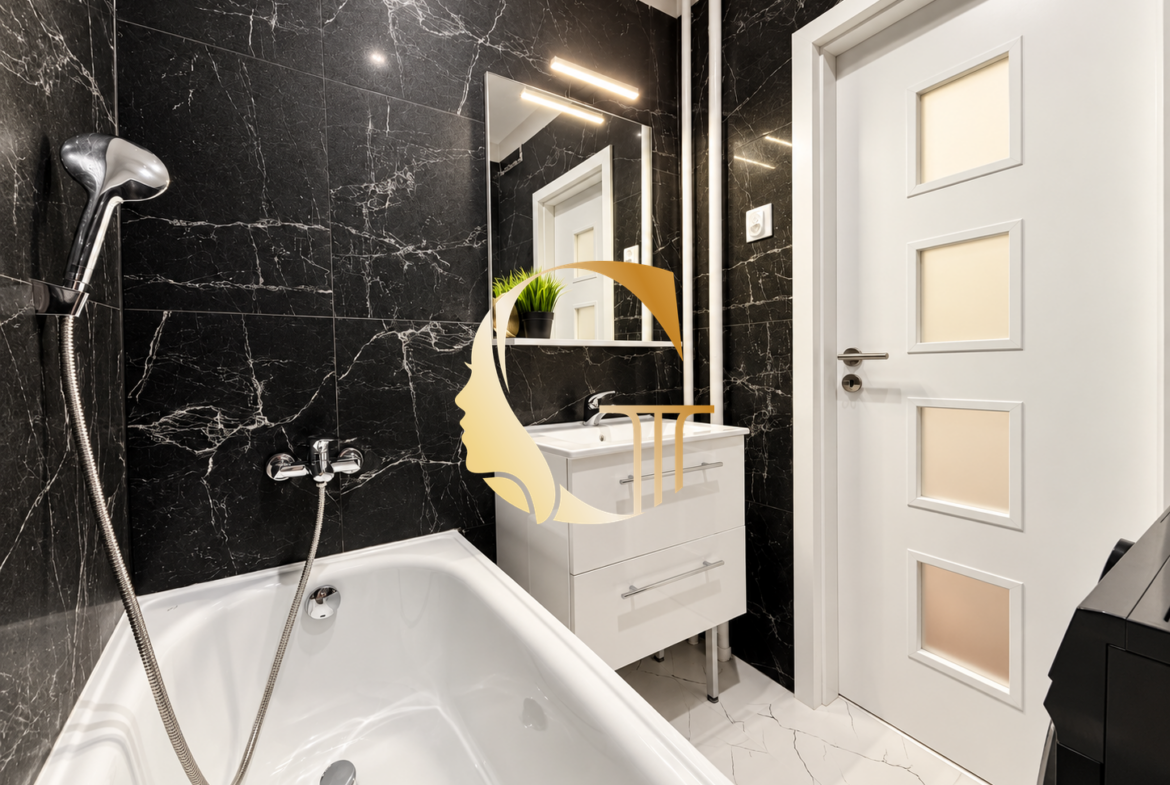 GOODESS PROPERTY – exkluzívne – PREDAJ 1 izbový byt 36 m2 s KLIMATIZÁCIOU – moderne zariadený – komora a pivnica murovaná – Toryská ulica – VRAKUŇA