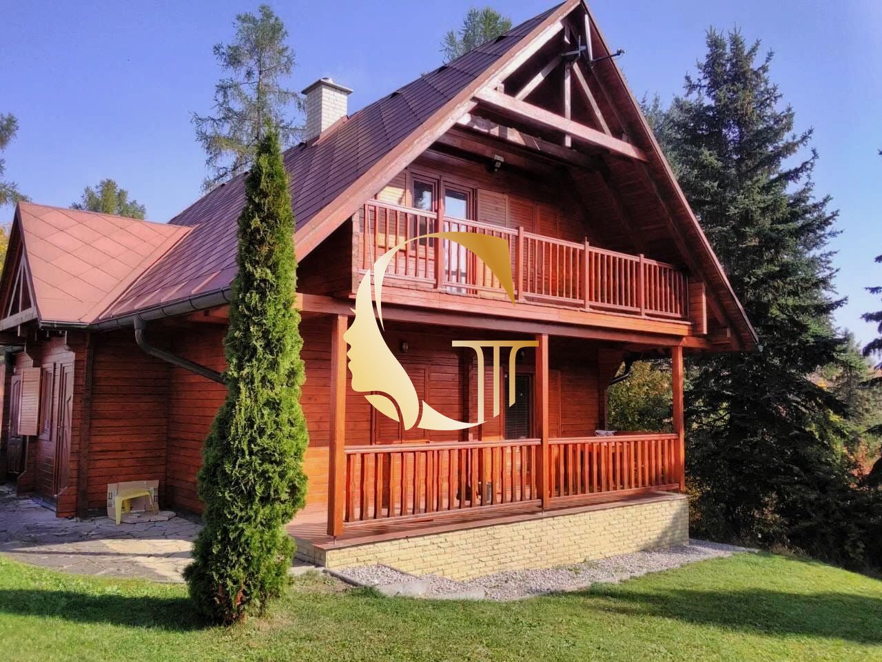 GODDESS PROPERTY – exkluzívne – PREDAJ – INVESTIČNÁ REKREAČNÁ CHATA – 4 izbová 182 m2 + sklad – 4x parking – pozemok 447 m2 – LIPTOVSKÝ MIKULÁŠ