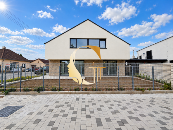 GODDESS PROPERTY – exkluzívne – PREDAJ – 5 izb novostavba – RODINNÝ DOM – 181 m2 – TERASA – 4x parking – sklad – pozemok 230 m2 – Nová ulica – LOZORNO
