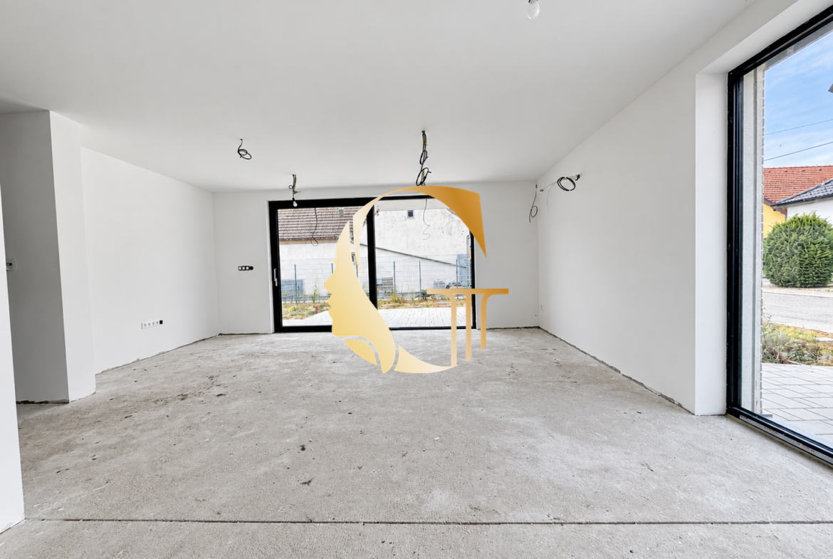 GODDESS PROPERTY – exkluzívne – PREDAJ – 5 izb novostavba – RODINNÝ DOM – 181 m2 – TERASA – 4x parking – sklad – pozemok 230 m2 – Nová ulica – LOZORNO