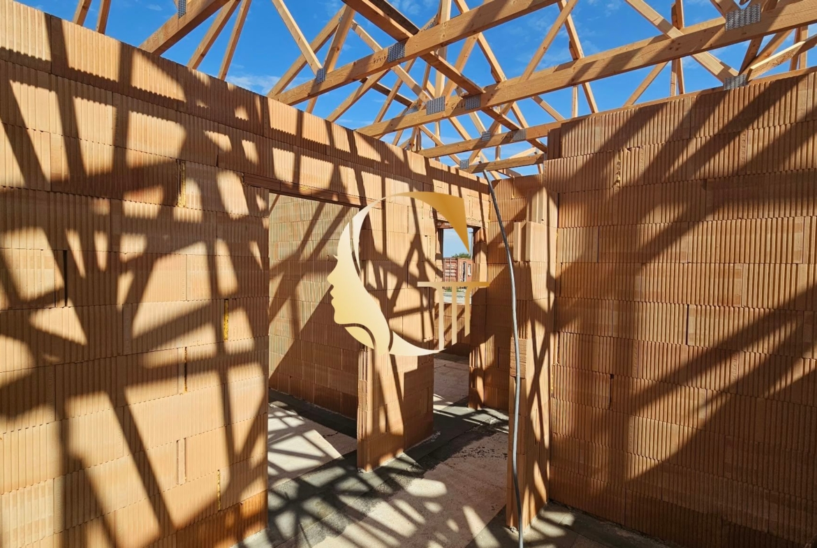 GODDESS PROPERTY – exkluzívne – PREDAJ 4 izbový BYT v dvojdome – 117 m2 – záhrada 400 m2 – 3x parking – prevedenie  ŠTANDARD – OĽDZA