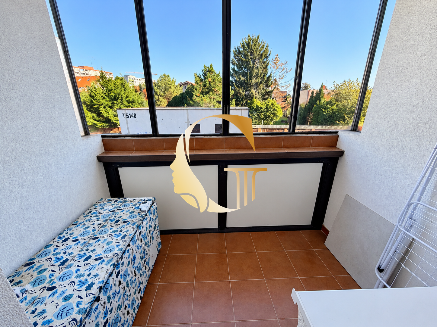 GODDESS PROPERTY – exkluzívne – PRENÁJOM – 2-izbový byt 45 m2 – zasklenná LOGGIA – ZARIADENÝ – moderný – Hraničná ulica – Ružinov