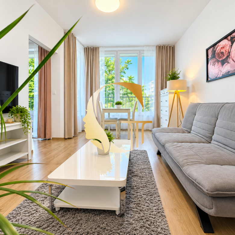 GODDESS PROPERTY – exkluzívne – PRENÁJOM – 2 izb byt 43 m2 s LOGGIOU a s KLIMATIZÁCIOU – parking – povolené ZVIERATKO – BAJKALSKÁ 45G – Nový Ružinov