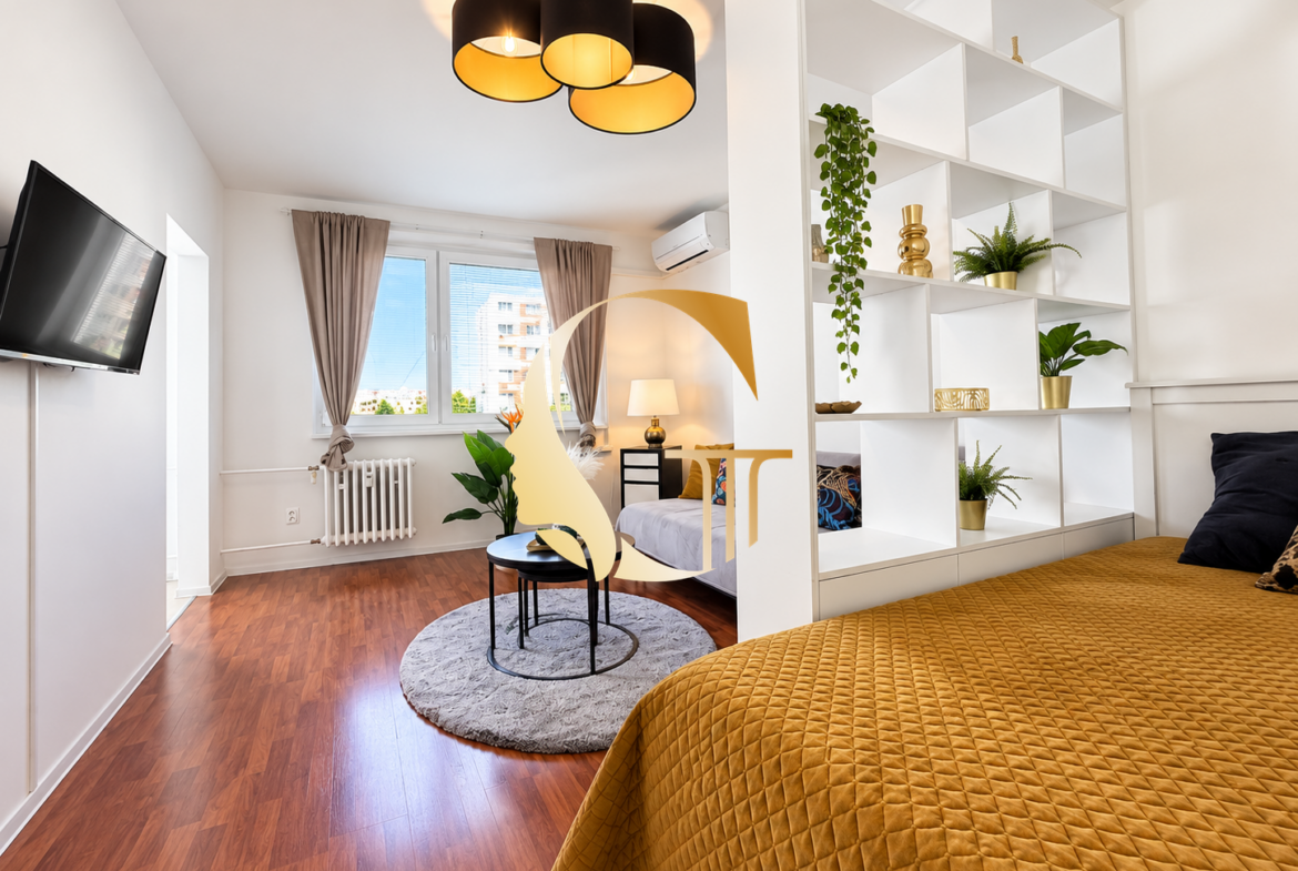 GOODESS PROPERTY – exkluzívne – PREDAJ 1 izbový byt 36 m2 s KLIMATIZÁCIOU – moderne zariadený – komora a pivnica murovaná – Toryská ulica – VRAKUŇA